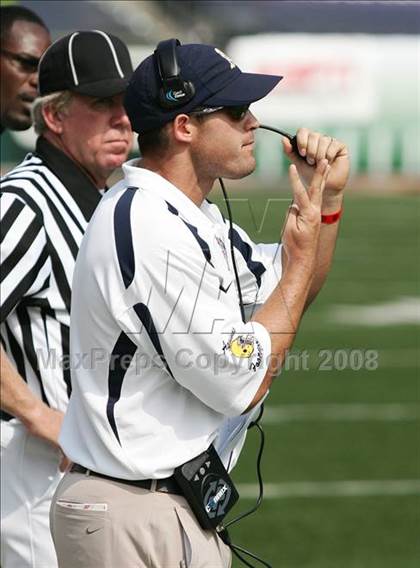 Thumbnail 2 in Aquinas vs. Elder (Kirk Herbstreit Varsity Football Series) photogallery.