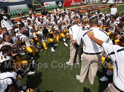 Thumbnail 2 in Aquinas vs. Elder (Kirk Herbstreit Varsity Football Series) photogallery.