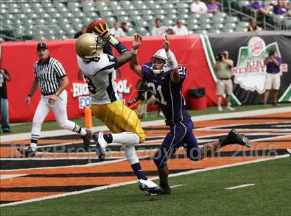 Thumbnail 3 in Aquinas vs. Elder (Kirk Herbstreit Varsity Football Series) photogallery.