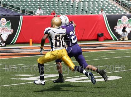 Thumbnail 1 in Aquinas vs. Elder (Kirk Herbstreit Varsity Football Series) photogallery.
