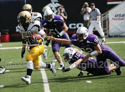 Thumbnail 1 in Aquinas vs. Elder (Kirk Herbstreit Varsity Football Series) photogallery.