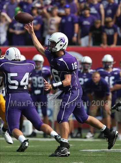 Thumbnail 1 in Aquinas vs. Elder (Kirk Herbstreit Varsity Football Series) photogallery.