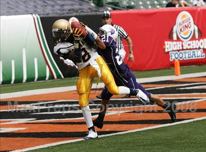 Thumbnail 2 in Aquinas vs. Elder (Kirk Herbstreit Varsity Football Series) photogallery.