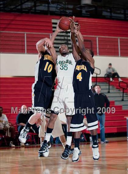 Thumbnail 1 in Temecula Valley vs. Lakeside (Inland Empire Invitational) photogallery.