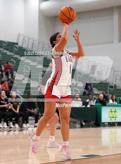 Thumbnail 3 in Brentwood School vs. Sage Hill (MIra Costa Classic) photogallery.