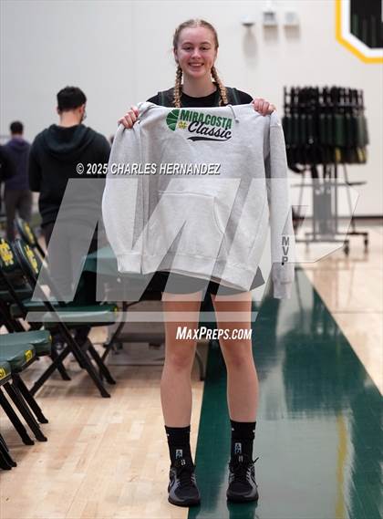 Thumbnail 1 in Brentwood School vs. Sage Hill (MIra Costa Classic) photogallery.