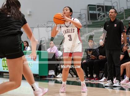 Thumbnail 2 in Brentwood School vs. Sage Hill (MIra Costa Classic) photogallery.