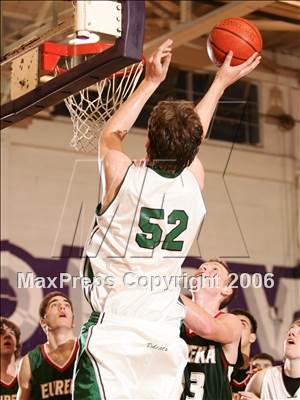 Thumbnail 1 in Eureka vs. Paradise (Oroville Tournament) photogallery.