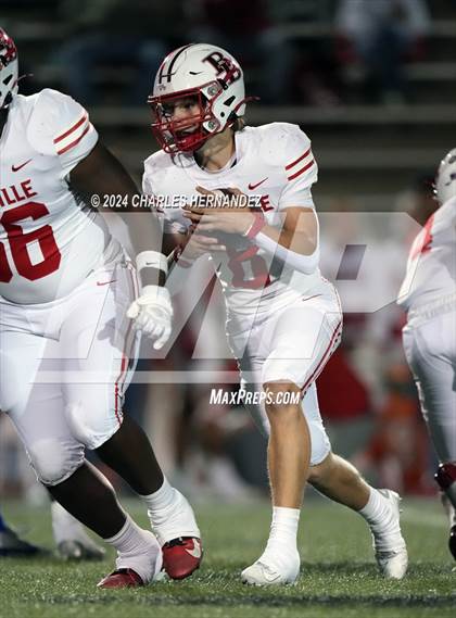 Thumbnail 1 in Bellville vs. Connally (UIL 4A Football Division II Region 3 Bi-District Playoff) photogallery.