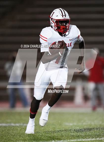 Thumbnail 3 in Bellville vs. Connally (UIL 4A Football Division II Region 3 Bi-District Playoff) photogallery.