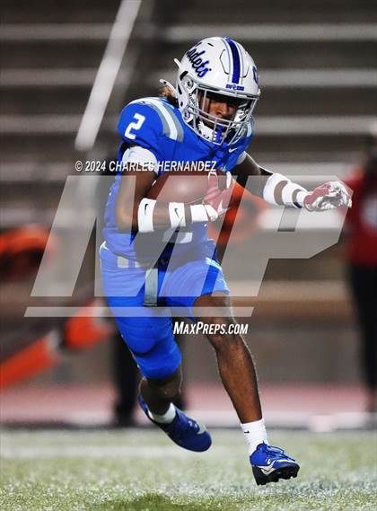 Thumbnail 3 in Bellville vs. Connally (UIL 4A Football Division II Region 3 Bi-District Playoff) photogallery.