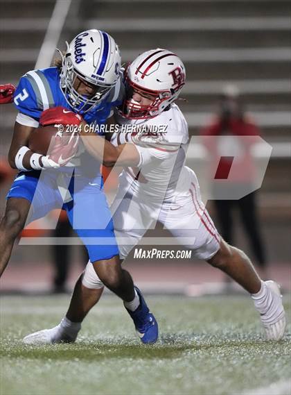 Thumbnail 2 in Bellville vs. Connally (UIL 4A Football Division II Region 3 Bi-District Playoff) photogallery.