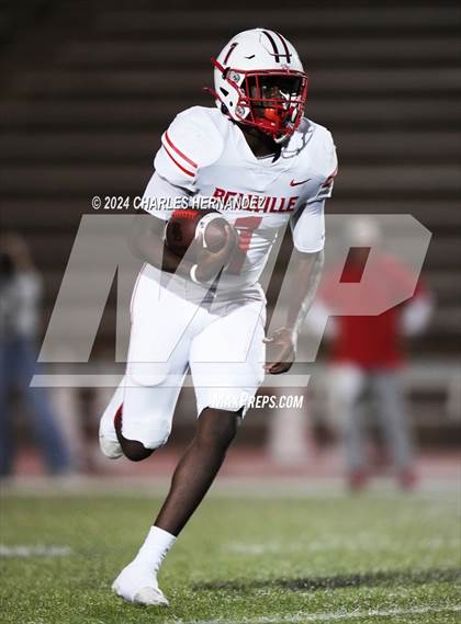 Thumbnail 2 in Bellville vs. Connally (UIL 4A Football Division II Region 3 Bi-District Playoff) photogallery.