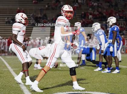 Thumbnail 1 in Bellville vs. Connally (UIL 4A Football Division II Region 3 Bi-District Playoff) photogallery.