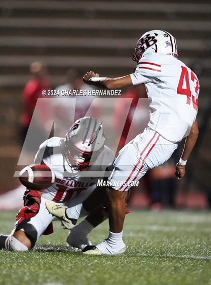 Thumbnail 3 in Bellville vs. Connally (UIL 4A Football Division II Region 3 Bi-District Playoff) photogallery.