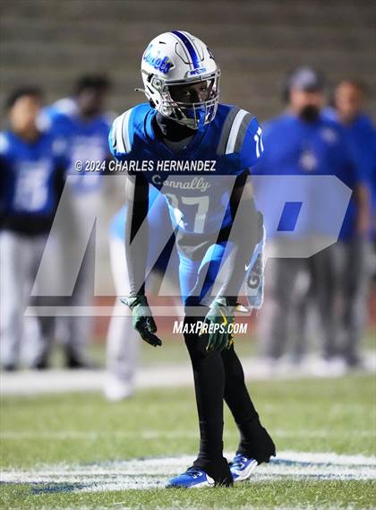 Thumbnail 3 in Bellville vs. Connally (UIL 4A Football Division II Region 3 Bi-District Playoff) photogallery.
