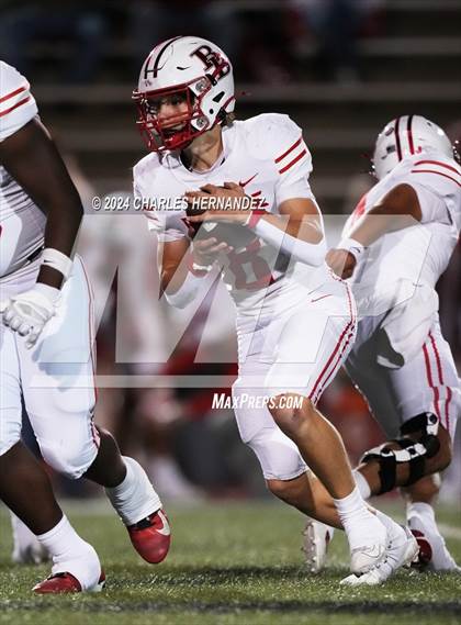 Thumbnail 3 in Bellville vs. Connally (UIL 4A Football Division II Region 3 Bi-District Playoff) photogallery.