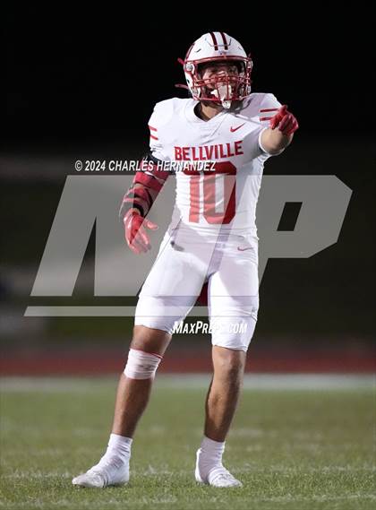 Thumbnail 2 in Bellville vs. Connally (UIL 4A Football Division II Region 3 Bi-District Playoff) photogallery.