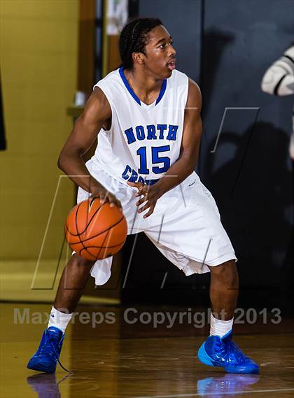Thumbnail 3 in North Crowley vs. Strake Jesuit (McDonald's Texas Invitational) photogallery.