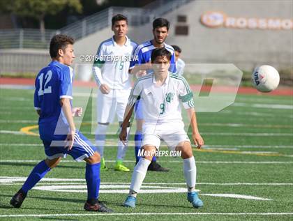 Thumbnail 2 in Grossmont vs. Hilltop (Grossmont Holiday Tournament) photogallery.