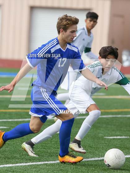 Thumbnail 1 in Grossmont vs. Hilltop (Grossmont Holiday Tournament) photogallery.
