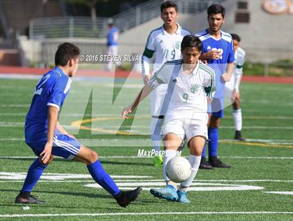 Thumbnail 1 in Grossmont vs. Hilltop (Grossmont Holiday Tournament) photogallery.