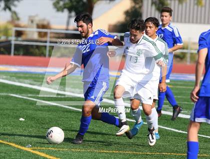Thumbnail 2 in Grossmont vs. Hilltop (Grossmont Holiday Tournament) photogallery.