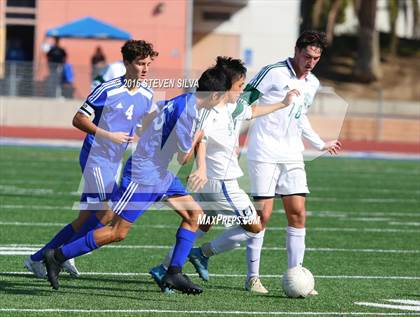 Thumbnail 2 in Grossmont vs. Hilltop (Grossmont Holiday Tournament) photogallery.