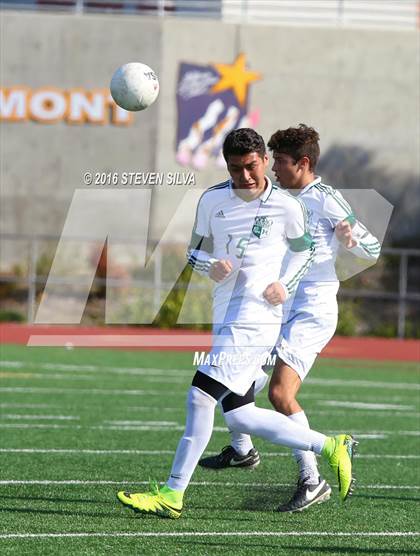 Thumbnail 3 in Grossmont vs. Hilltop (Grossmont Holiday Tournament) photogallery.