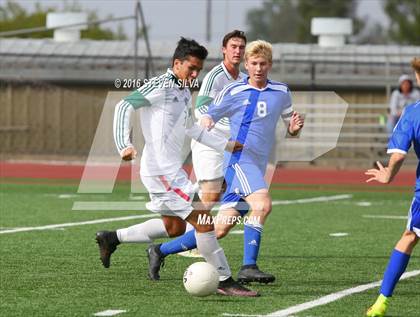 Thumbnail 3 in Grossmont vs. Hilltop (Grossmont Holiday Tournament) photogallery.