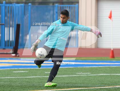 Thumbnail 3 in Grossmont vs. Hilltop (Grossmont Holiday Tournament) photogallery.