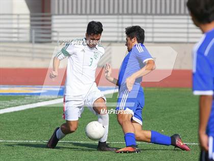 Thumbnail 1 in Grossmont vs. Hilltop (Grossmont Holiday Tournament) photogallery.