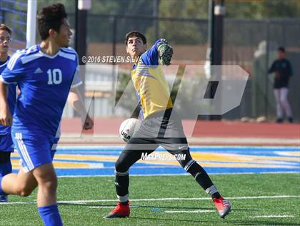 Thumbnail 3 in Grossmont vs. Hilltop (Grossmont Holiday Tournament) photogallery.