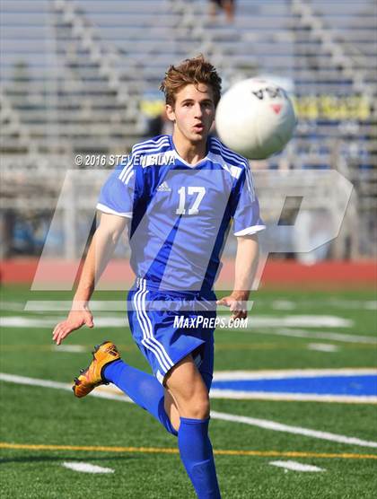 Thumbnail 2 in Grossmont vs. Hilltop (Grossmont Holiday Tournament) photogallery.