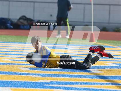 Thumbnail 1 in Grossmont vs. Hilltop (Grossmont Holiday Tournament) photogallery.
