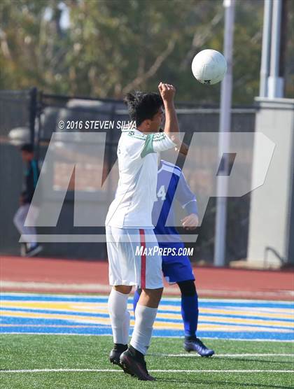 Thumbnail 1 in Grossmont vs. Hilltop (Grossmont Holiday Tournament) photogallery.