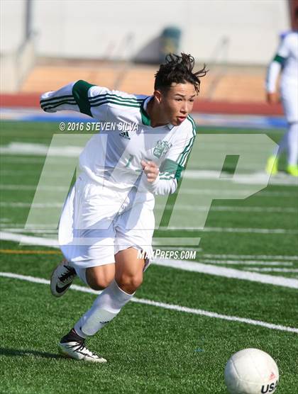 Thumbnail 3 in Grossmont vs. Hilltop (Grossmont Holiday Tournament) photogallery.