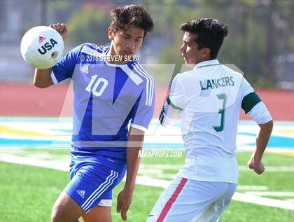 Thumbnail 2 in Grossmont vs. Hilltop (Grossmont Holiday Tournament) photogallery.
