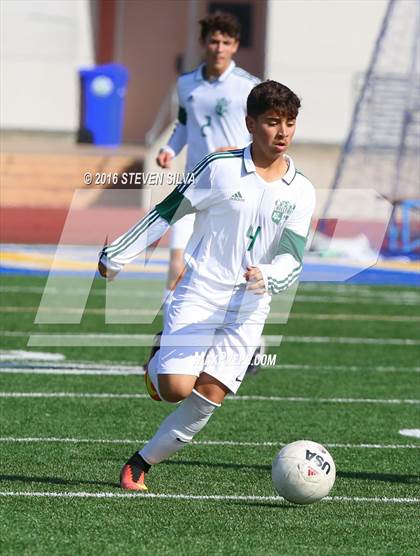 Thumbnail 1 in Grossmont vs. Hilltop (Grossmont Holiday Tournament) photogallery.