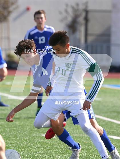 Thumbnail 2 in Grossmont vs. Hilltop (Grossmont Holiday Tournament) photogallery.