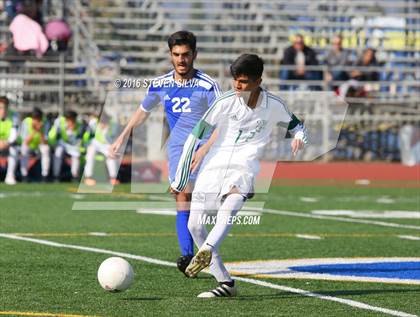 Thumbnail 2 in Grossmont vs. Hilltop (Grossmont Holiday Tournament) photogallery.