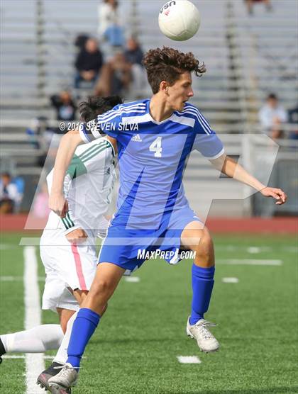 Thumbnail 2 in Grossmont vs. Hilltop (Grossmont Holiday Tournament) photogallery.