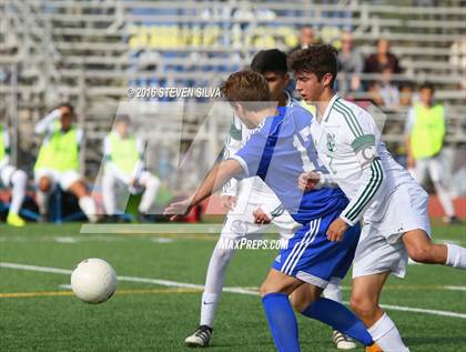 Thumbnail 3 in Grossmont vs. Hilltop (Grossmont Holiday Tournament) photogallery.