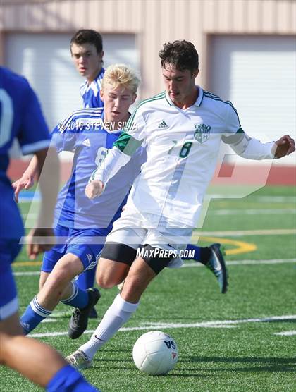 Thumbnail 2 in Grossmont vs. Hilltop (Grossmont Holiday Tournament) photogallery.