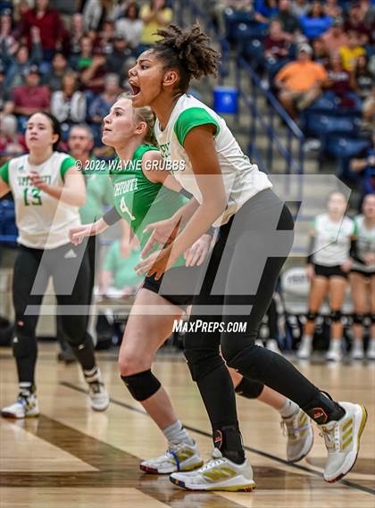 Thumbnail 2 in Tatum vs. White Oak (UIL 3A Region Quarterfinal Playoff) photogallery.