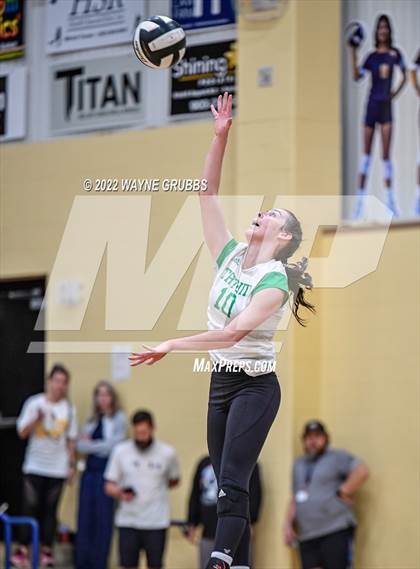 Thumbnail 1 in Tatum vs. White Oak (UIL 3A Region Quarterfinal Playoff) photogallery.