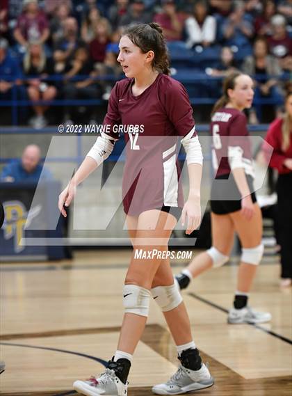 Thumbnail 1 in Tatum vs. White Oak (UIL 3A Region Quarterfinal Playoff) photogallery.