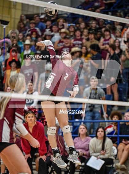Thumbnail 1 in Tatum vs. White Oak (UIL 3A Region Quarterfinal Playoff) photogallery.
