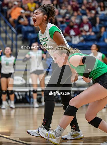 Thumbnail 2 in Tatum vs. White Oak (UIL 3A Region Quarterfinal Playoff) photogallery.