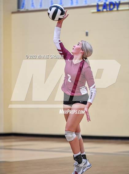 Thumbnail 3 in Tatum vs. White Oak (UIL 3A Region Quarterfinal Playoff) photogallery.